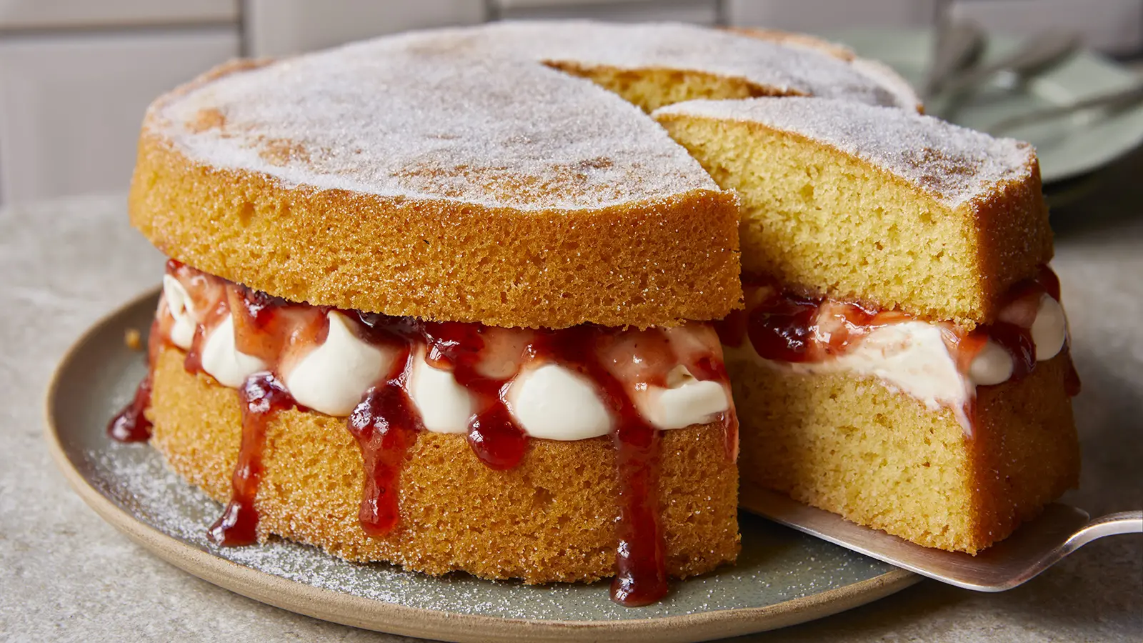 Victoria sponge cake with berries